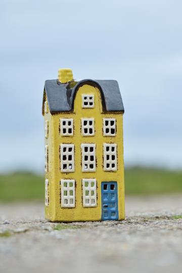 Maison photophore jaune