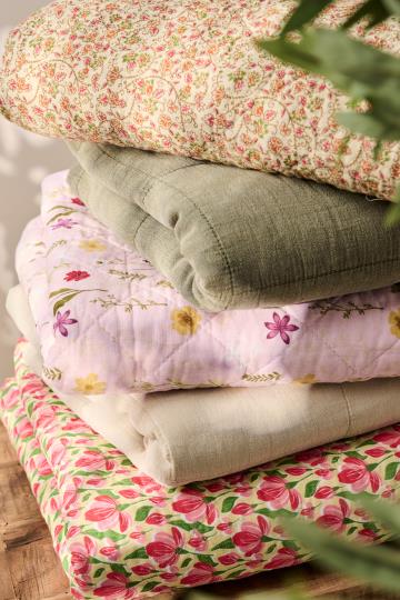 Edredon fleuri rose , beige, vert