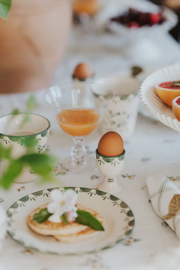 Coquetier rétro à fleurs